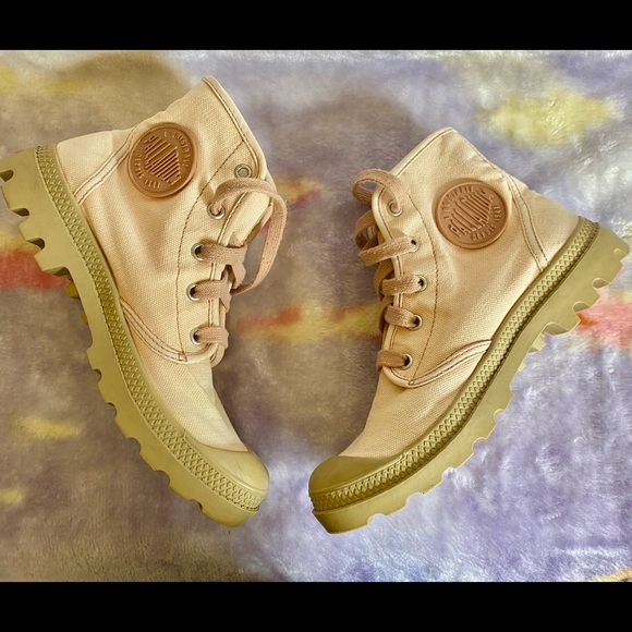 Palladium Shoes - Palladium Pampa Hi Canvas Boots Pink US sz 6.5